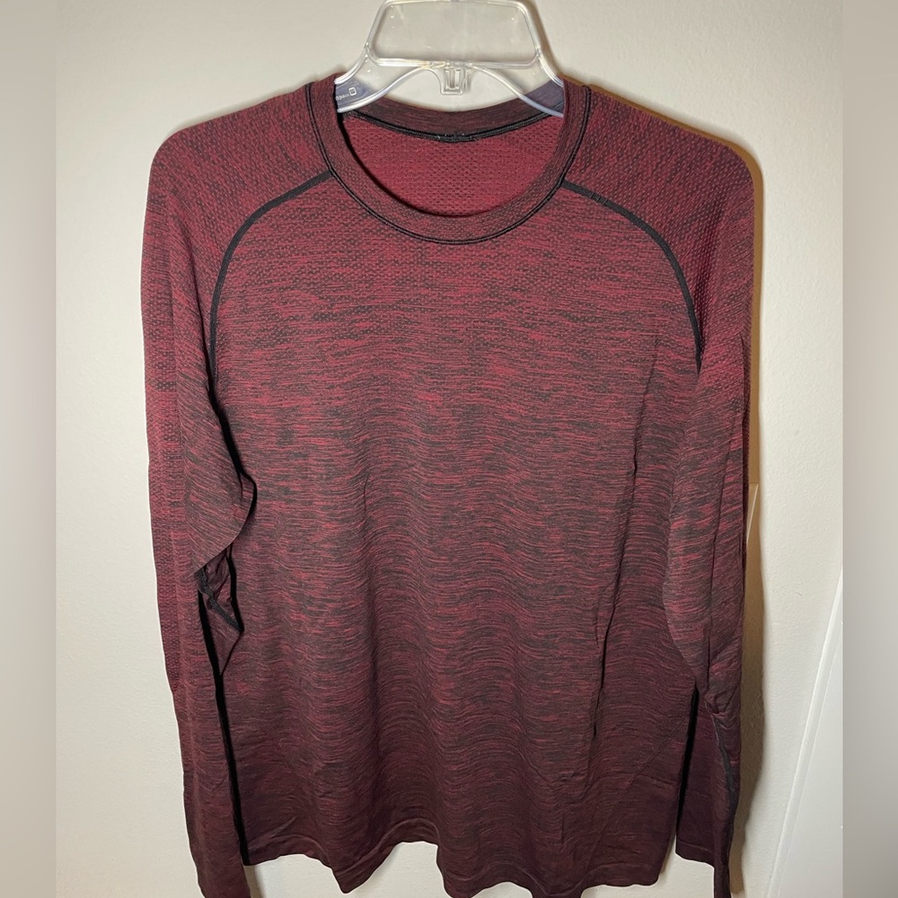 Men’s Lululemon long-sleeve - L